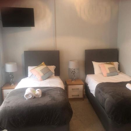 Hotel The Bowers Bar & Restaurant à Ballinrobe Extérieur photo