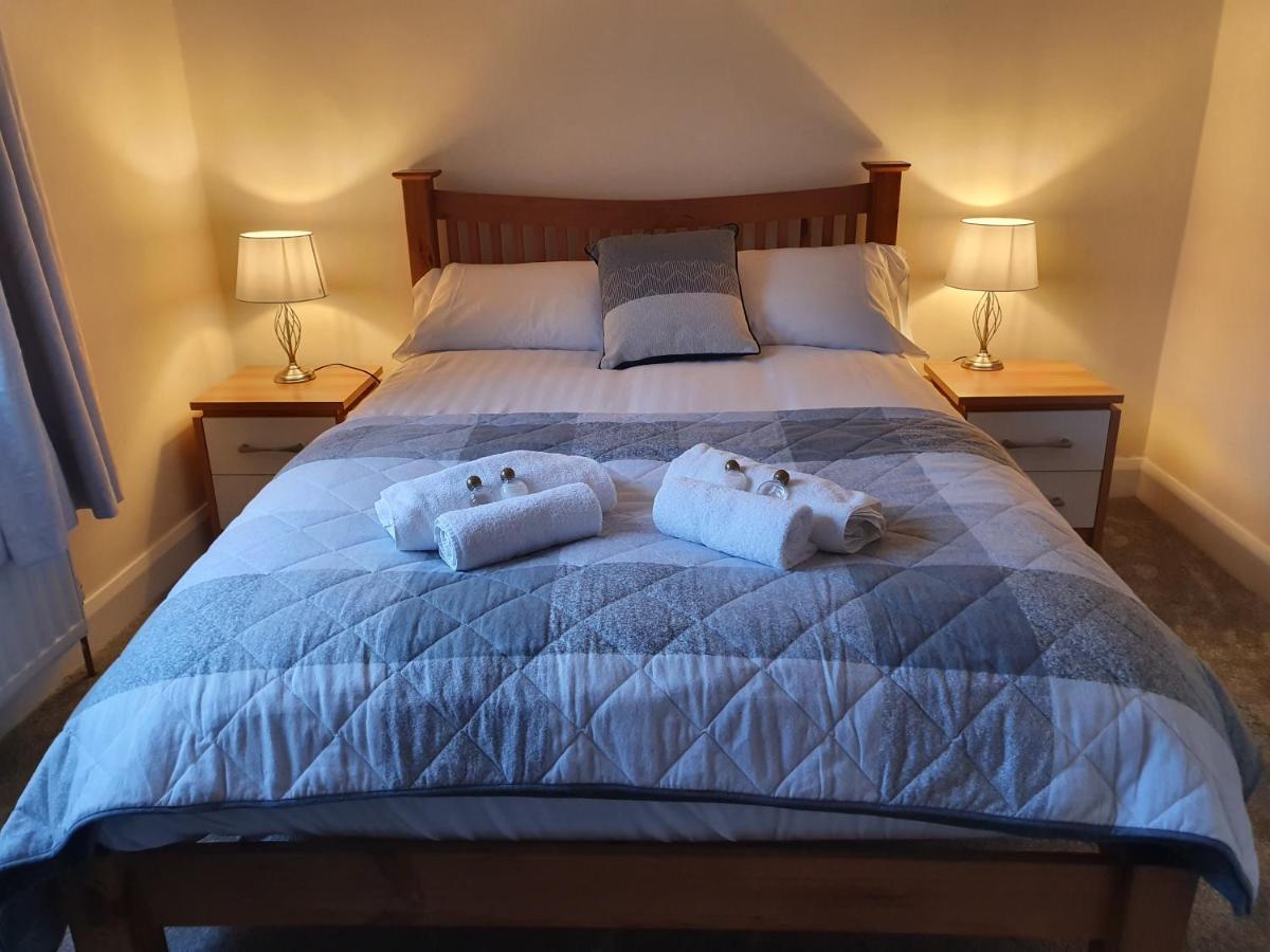 Hotel The Bowers Bar & Restaurant à Ballinrobe Extérieur photo