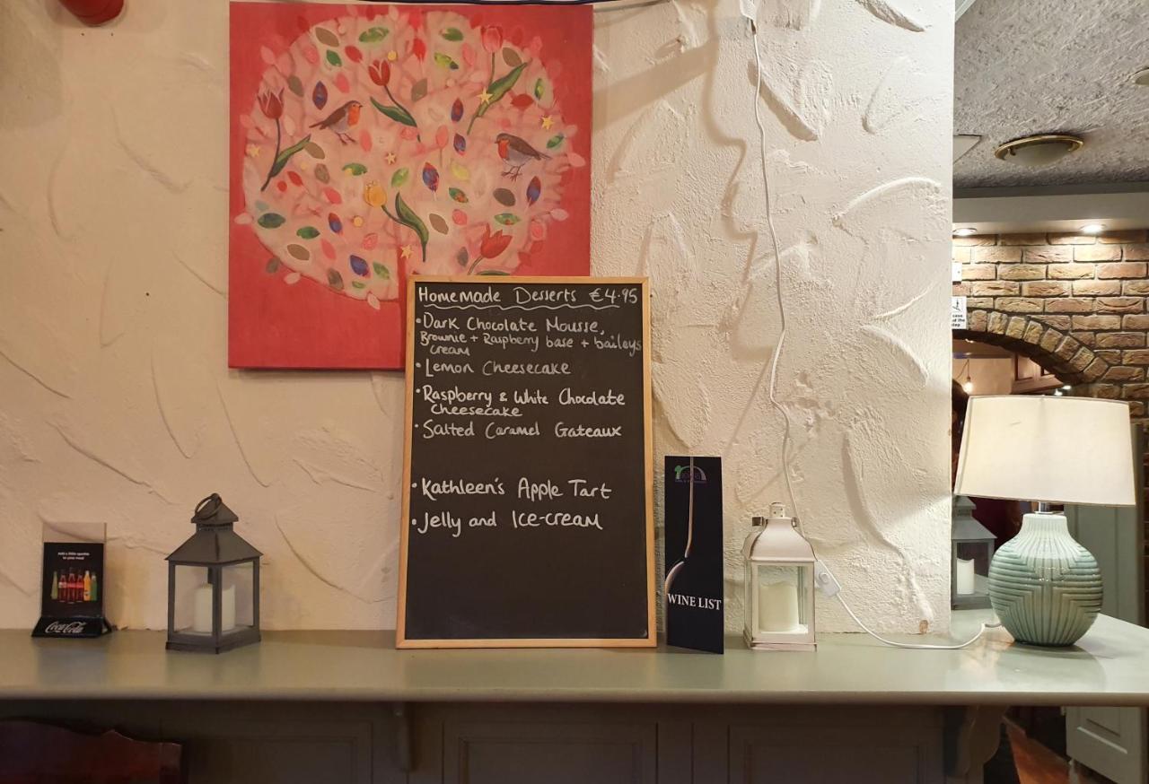 Hotel The Bowers Bar & Restaurant à Ballinrobe Extérieur photo